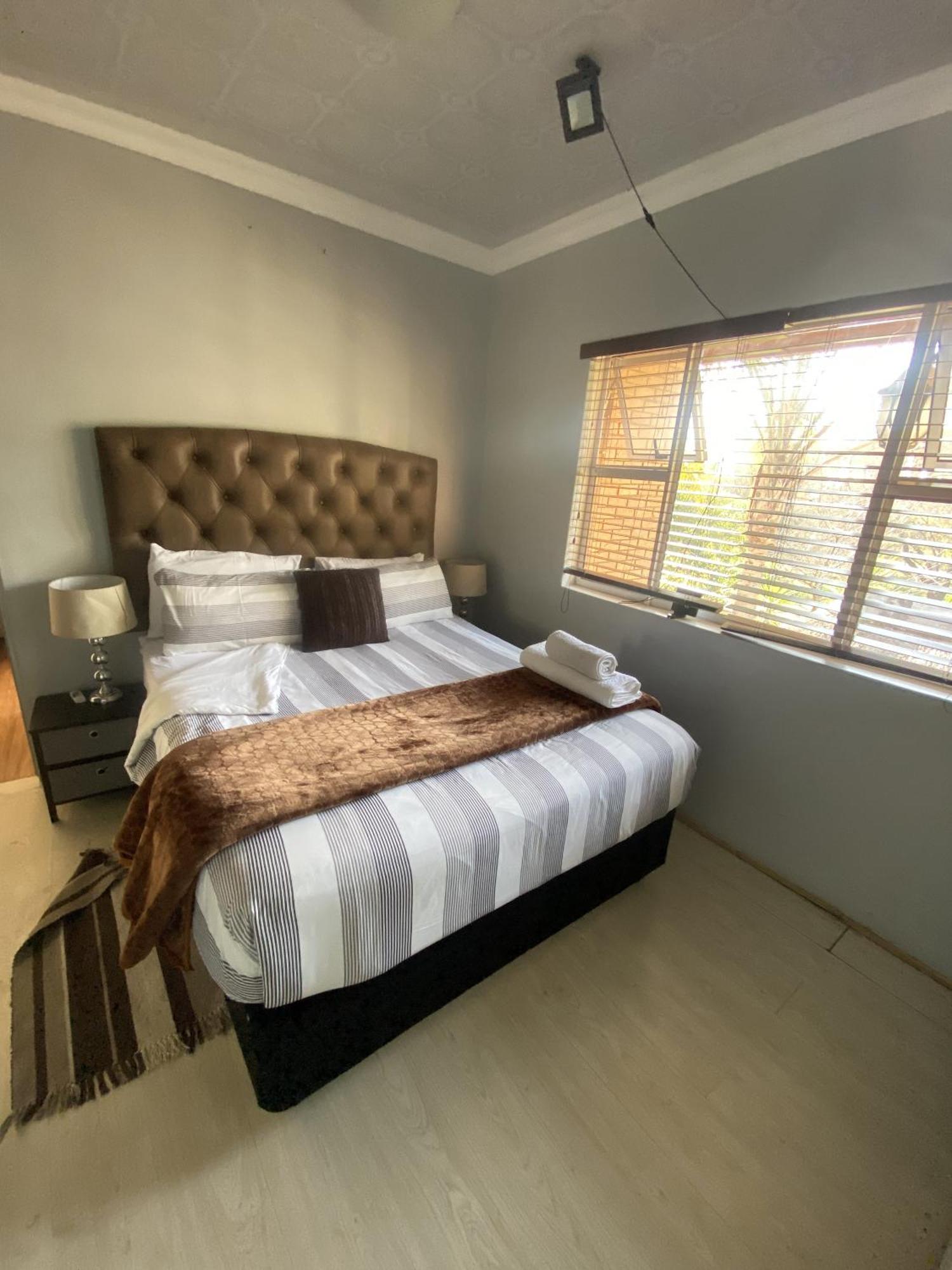 Menlyn Mews Guesthouse Pretoria-Noord Εξωτερικό φωτογραφία