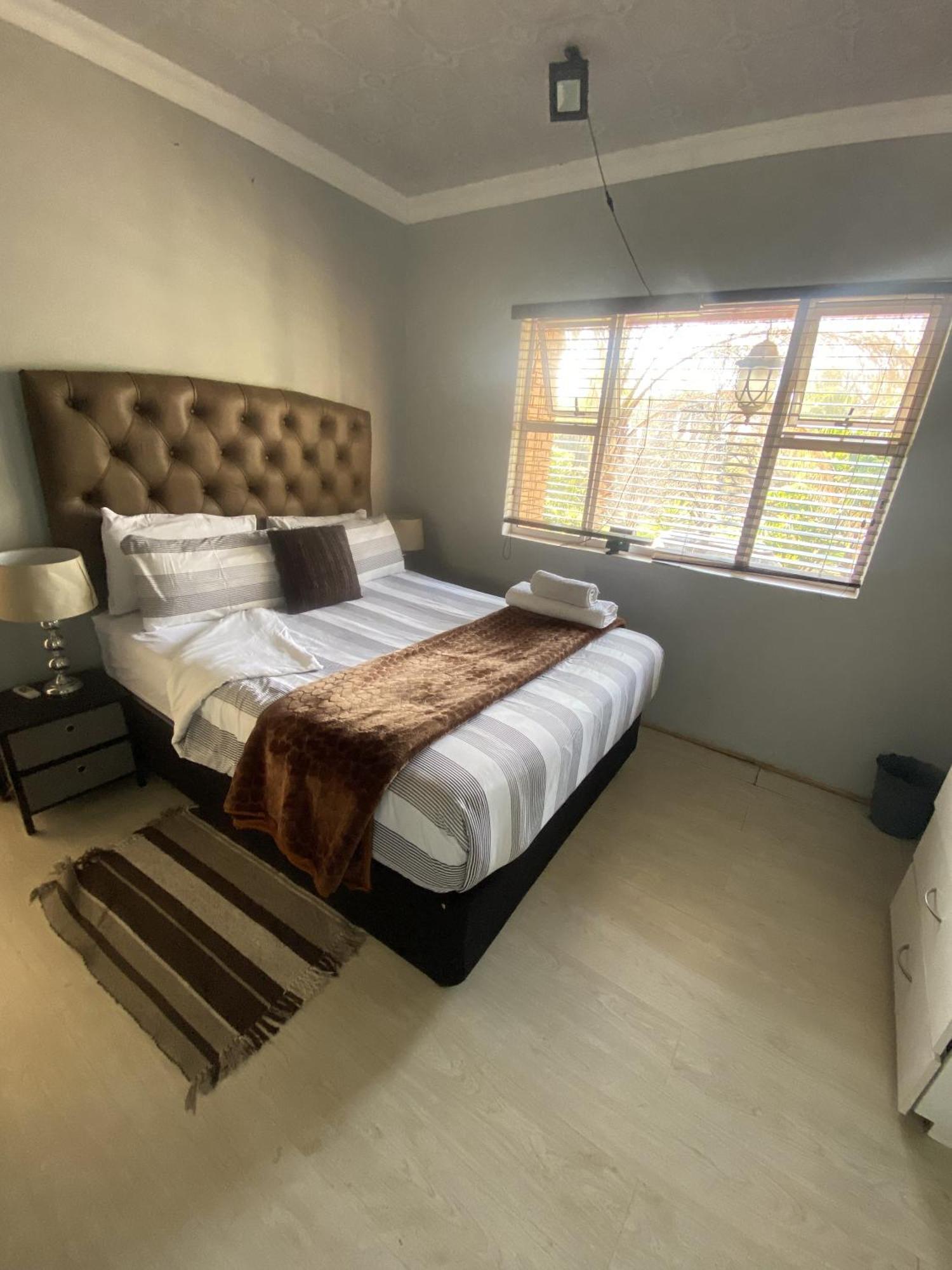 Menlyn Mews Guesthouse Pretoria-Noord Εξωτερικό φωτογραφία