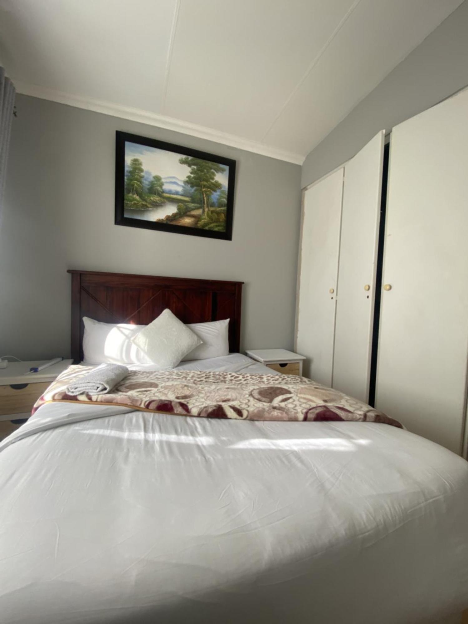 Menlyn Mews Guesthouse Pretoria-Noord Εξωτερικό φωτογραφία